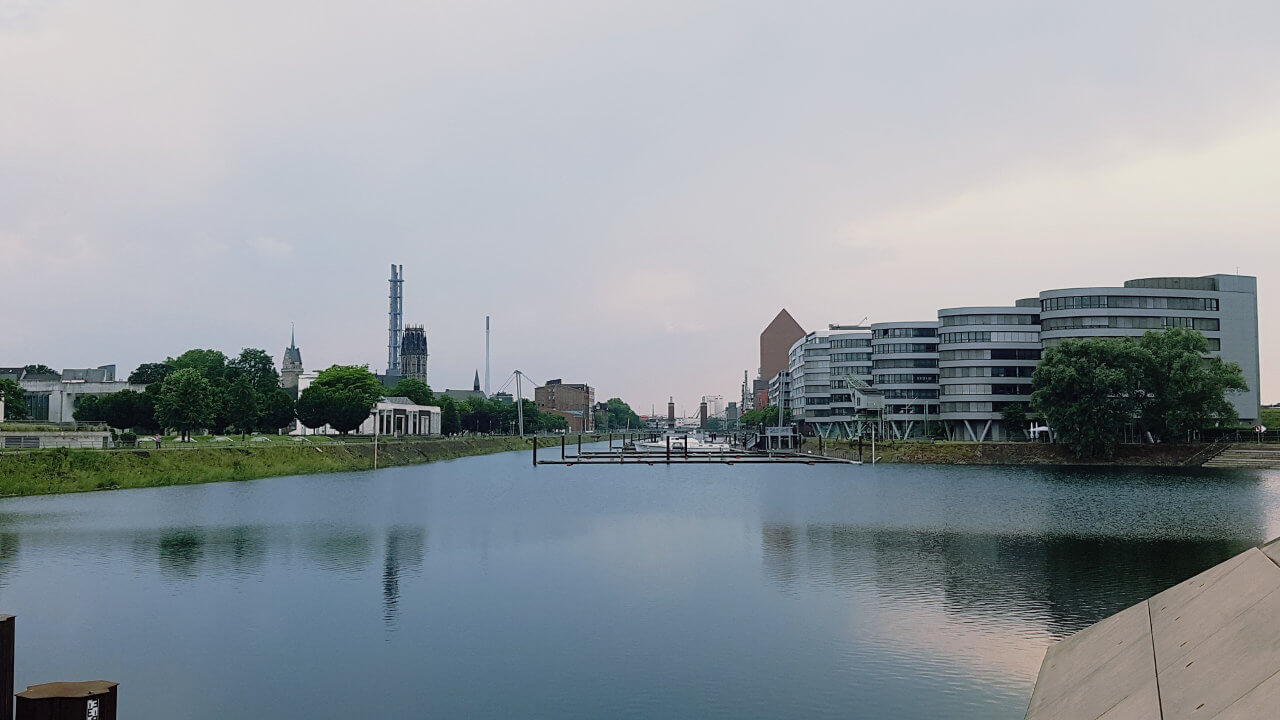 Der duisburger Innenhafen. Ein Bild von Ihrer SEO Agentur Duisburg.